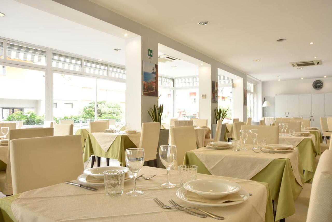 Hotel Ristorante La Marina Mhotelsgroup San Bartolomeo Al Mare Buitenkant foto